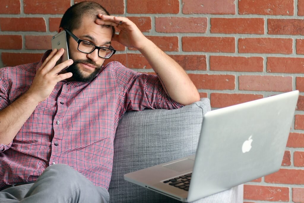 La IA puede mejorar la productividad, pero también aumentar el estrés laboral