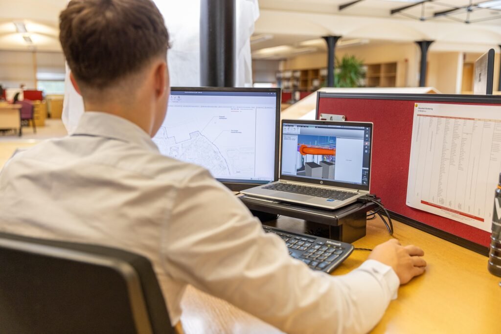 La capacitación todavía corre desde atrás