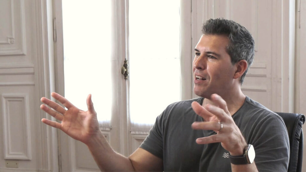 socio fundador de HolaSIM