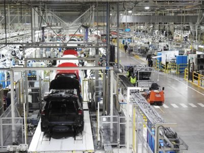Toyota hará la mayor inversión automotriz de la historia con 3600 nuevos empleos en la construcción y 2600 en la operación
